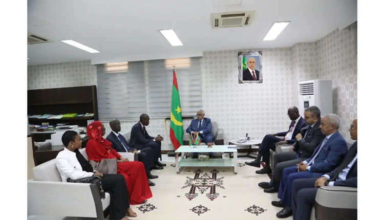 وزير الشؤون الاقتصادية يستقبل يتباحث مع بعثة مؤسسة الدعم القانوني الإفريقي