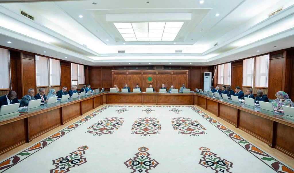 مجلس الوزراء يقر علاوة جديدة للمدرسين ويمنح أراضي لإقامة فنادق في كيفه ونواكشوط