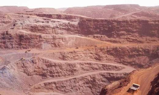 موريتانيا تحسم ملف التنقيب الأهلي: إخلاء “أروقة الذهب” من الأجانب لدواعي أمنية وسيادية