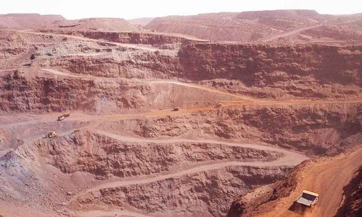 موريتانيا تحسم ملف التنقيب الأهلي: إخلاء “أروقة الذهب” من الأجانب لدواعي أمنية وسيادية