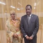 وزير الموارد البشرية والرعاية الاجتماعية السوداني، معتصم أحمد صالح، من وزيرة الوظيفة العمومية والعمل الموريتانية، مريم بنت بيجل ولد هميد