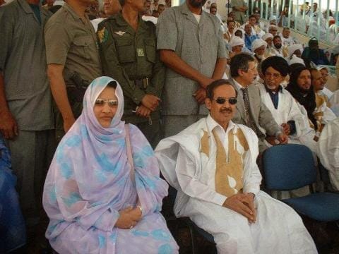 عائشة أحمد الطلبة زوجة الرئيس الأسبق